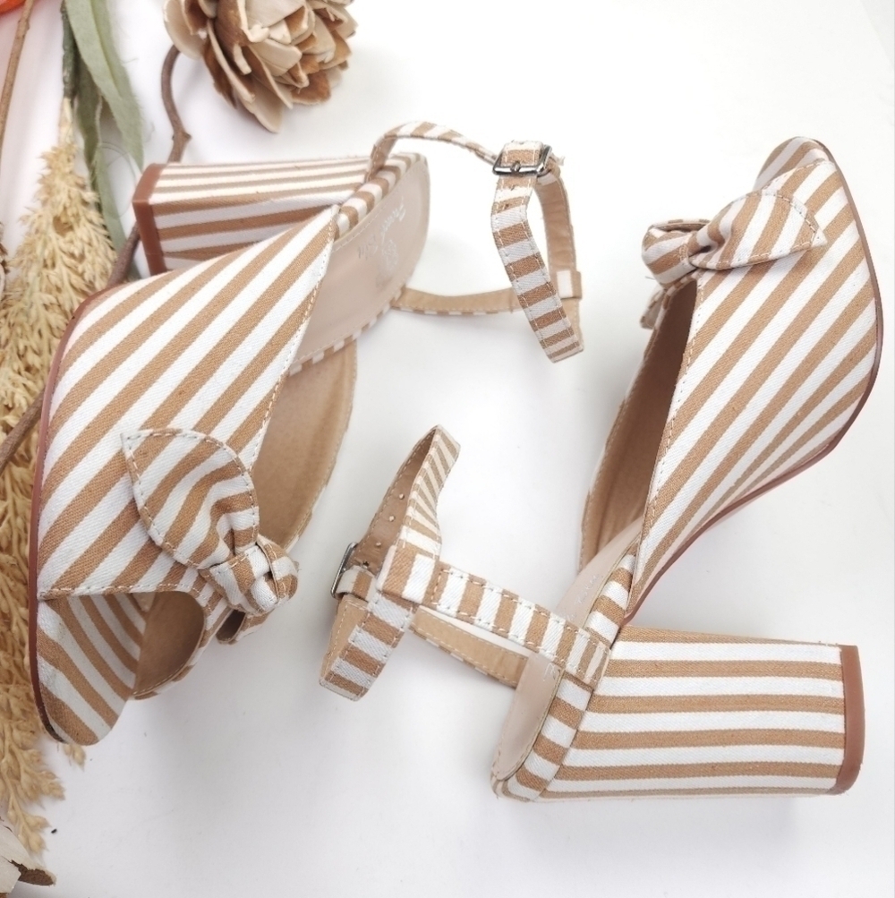 French Blu White Tan Thick Heel Sandals Sz 38